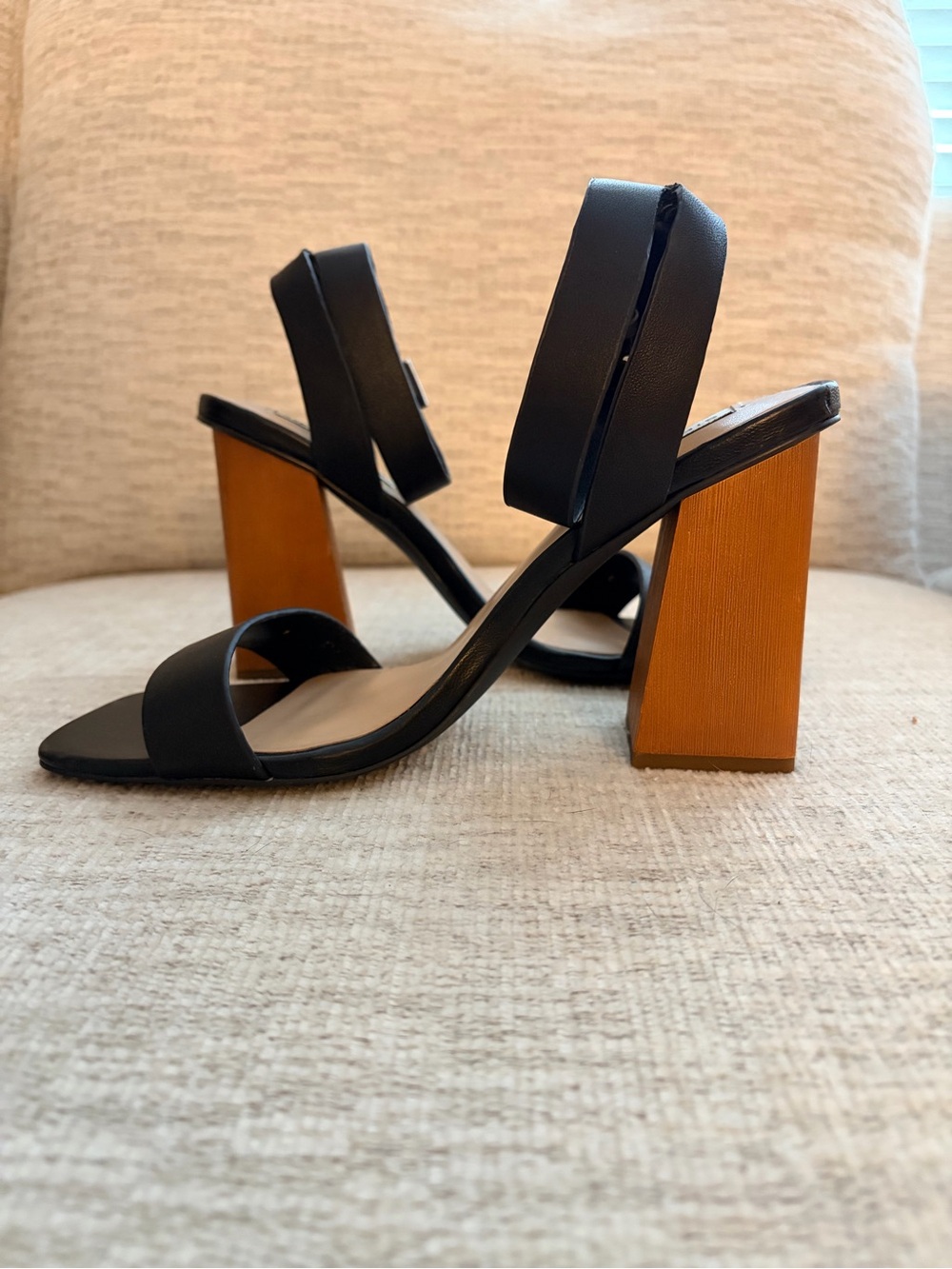 Steve Madden Harlyn Black Block Heel Sandals Size 8